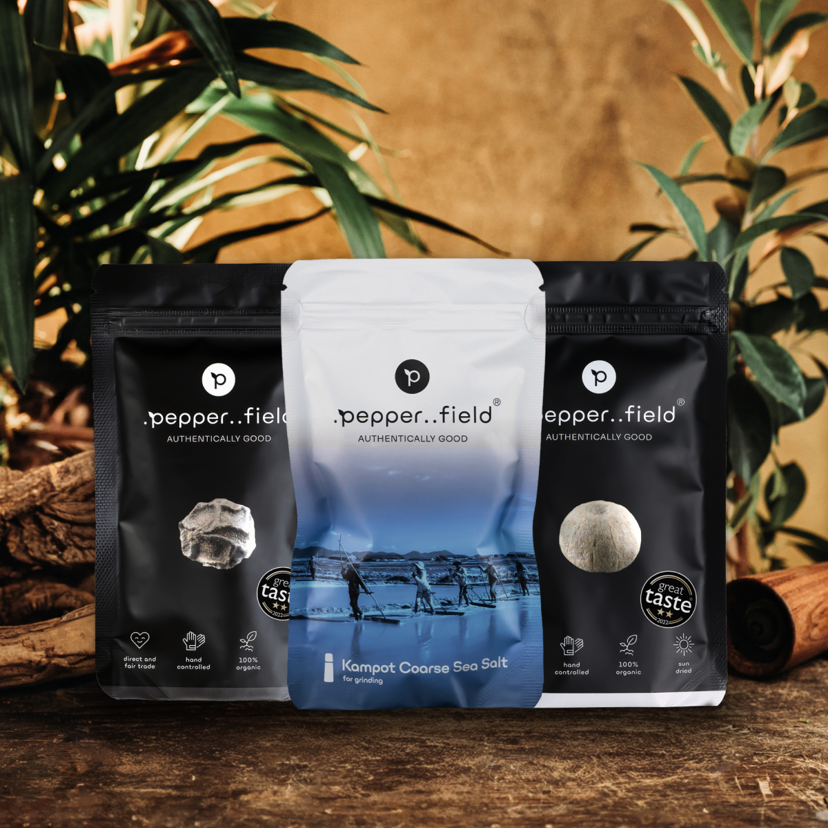 2+1: black and white Kampot  pepper, coarse-grained Kampot salt