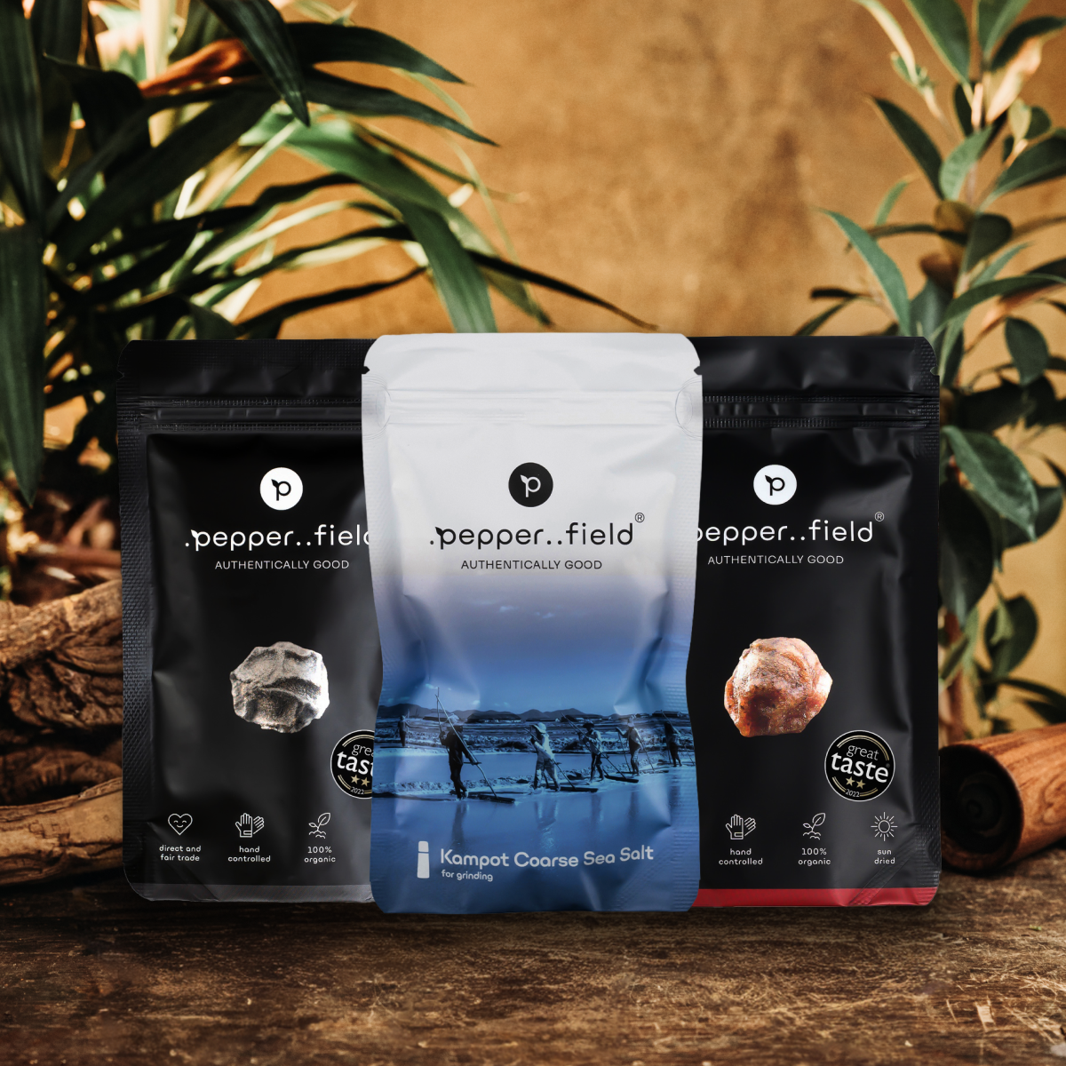 2+1: black and red Kampot  pepper, coarse-grained Kampot salt