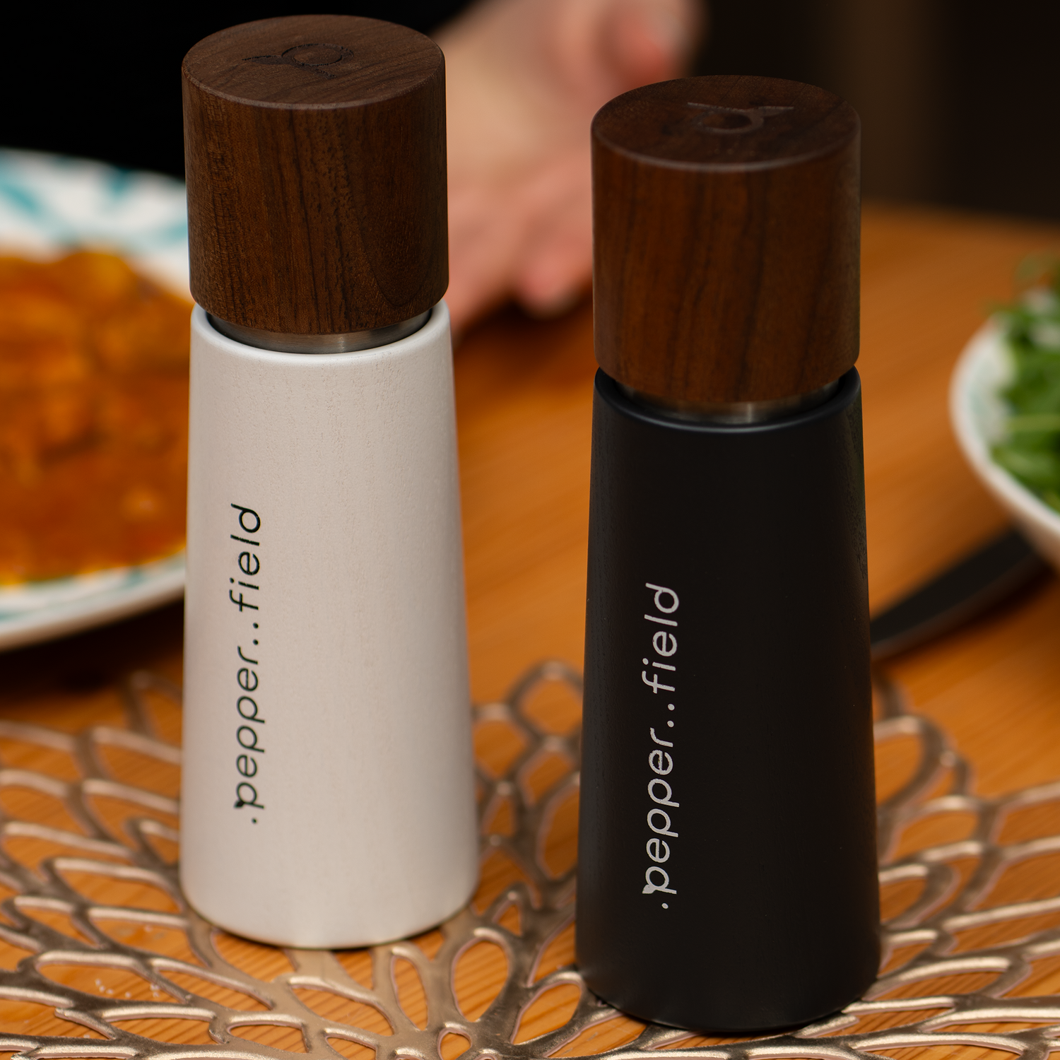 Grinder .pepper..field original for pepper and salt (white + dark gray) 