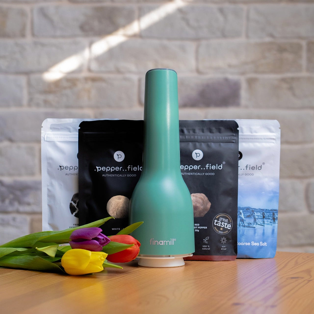 Spring package: rechargeable green Grinder FinaMill with a supply of pepper 