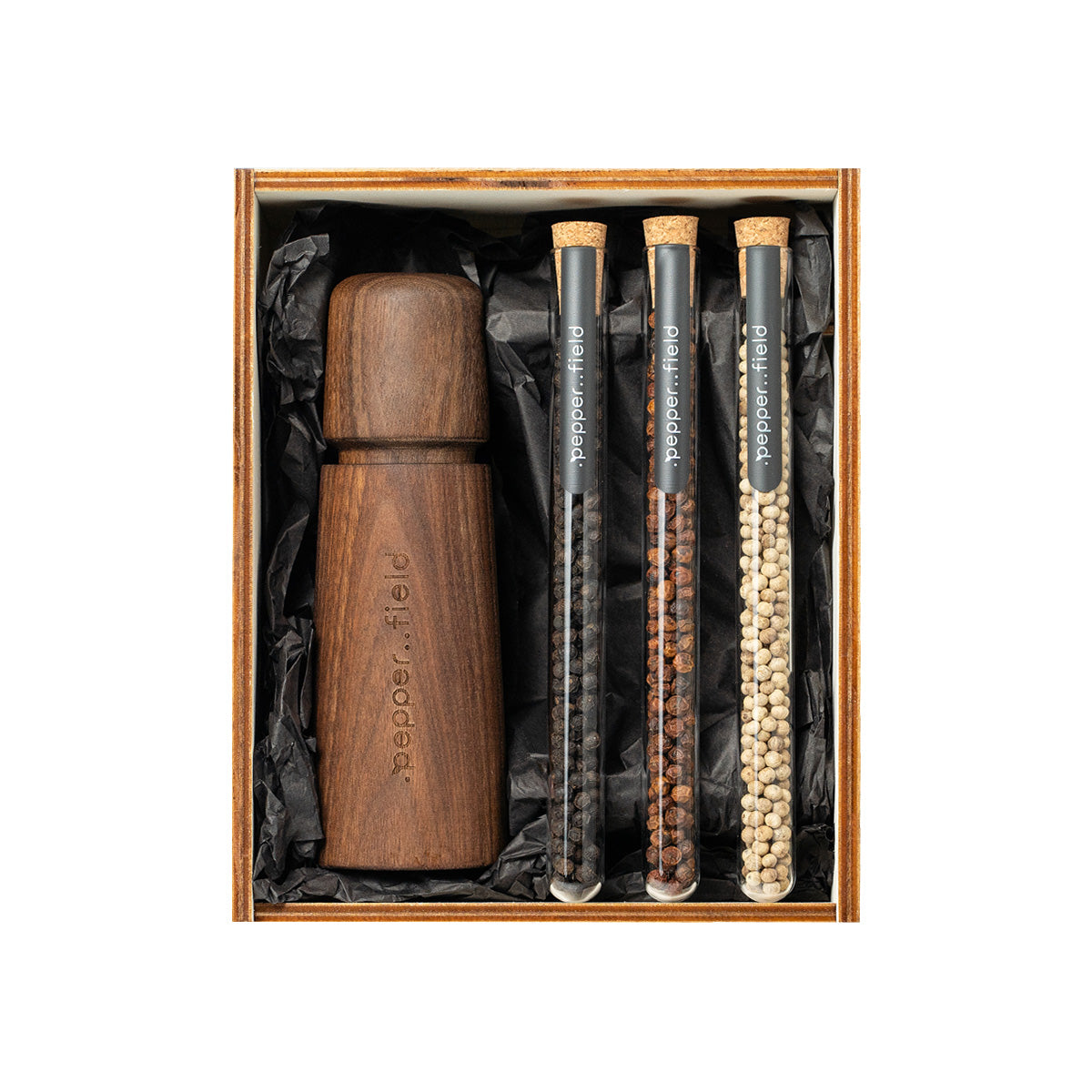 Moulin scandinave avec un jeu de tubes à essai au poivre de Kampot dans un coffret cadeau en bois (3x10g)